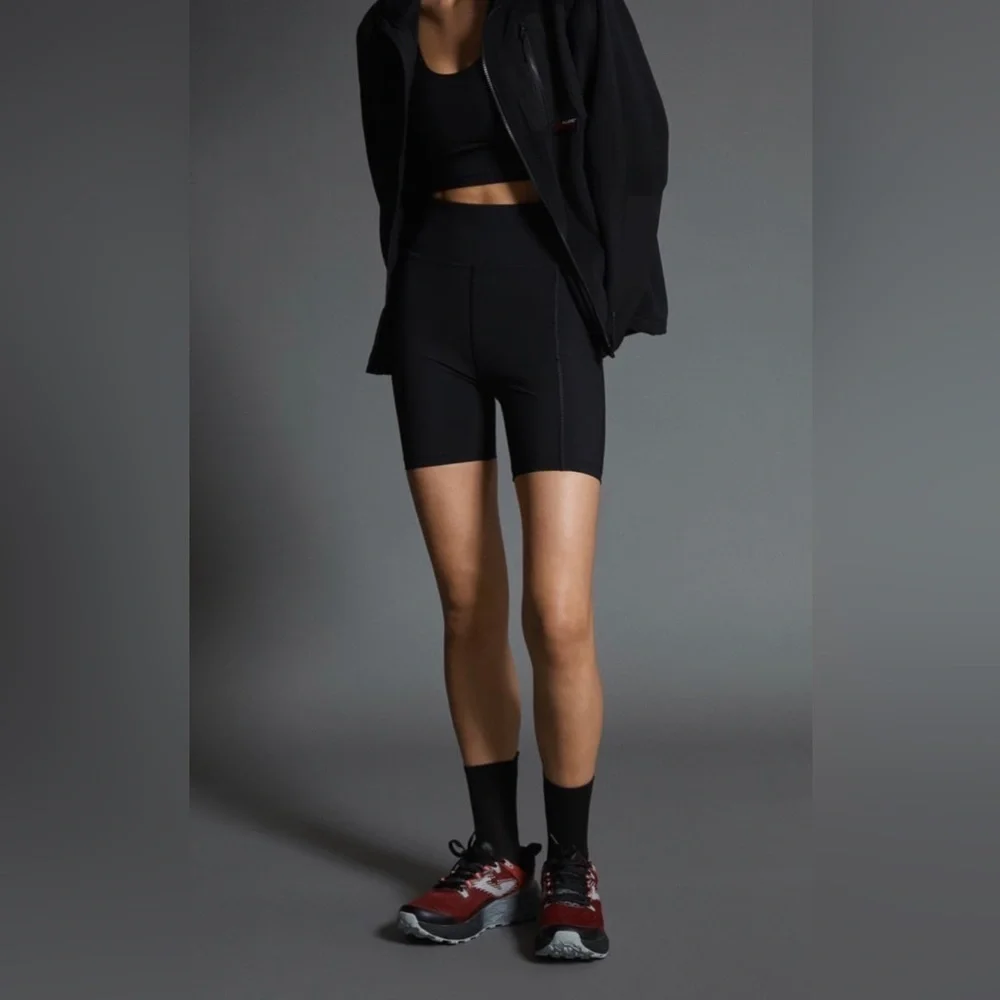 Zara Women Athletic Black Summer Biker Beach Short Size L